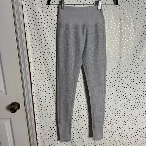 ALO Yoga Women's Gray Leggings - Picture 2 of 10